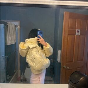 ALO Yoga Light Yellow Puffer Jacket